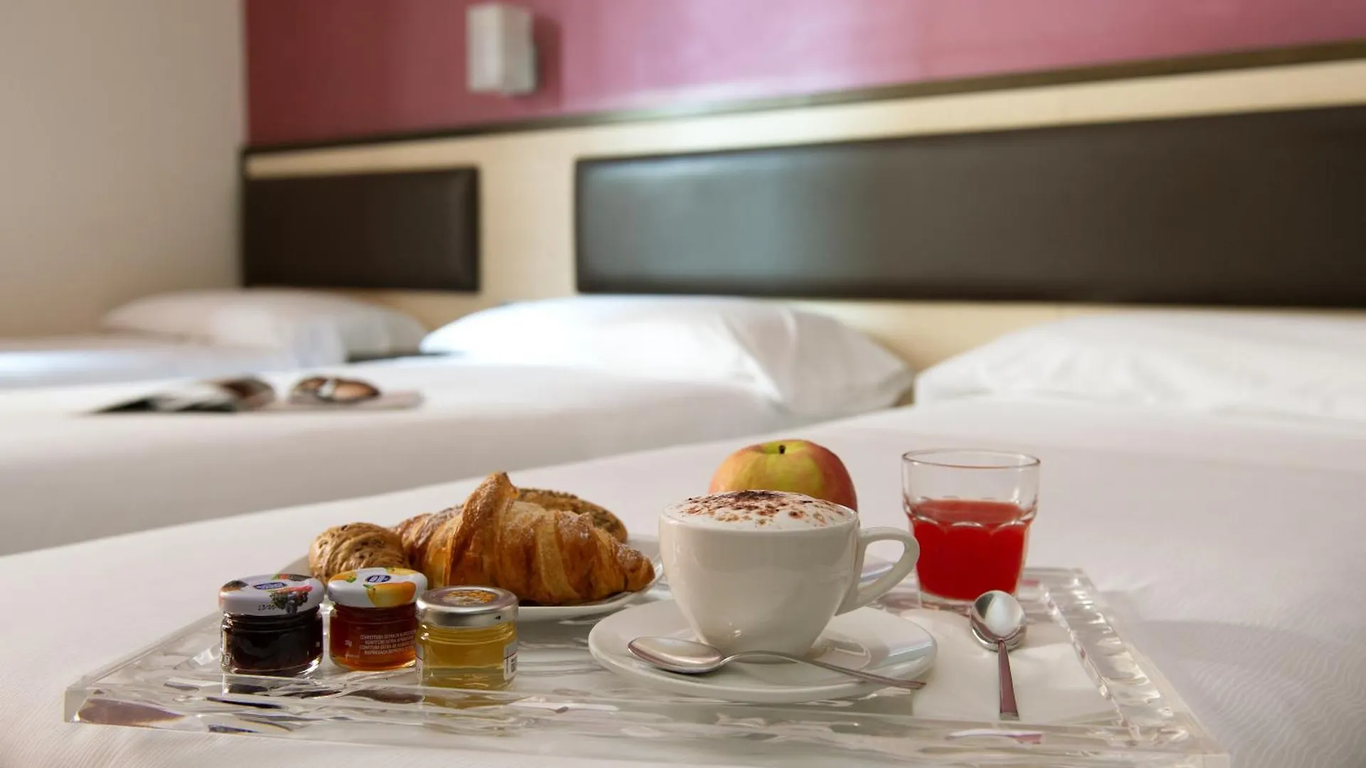 ***  Hotel Five Milano İtalya